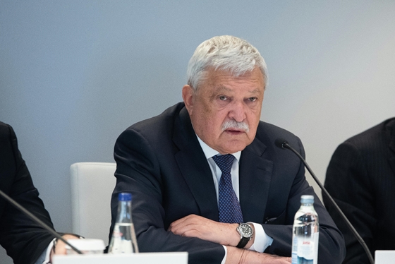 OTP: Csalók élnek vissza Csányi Sándor nevével