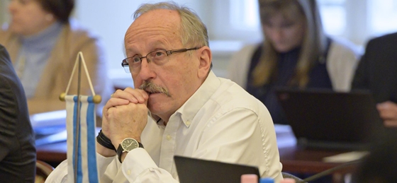 Niedermüller az éjféli záróráról: Az tényleg csak egy ötletszerű munkaanyag