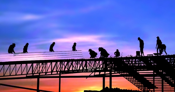 Ennyit keres ma egy fizikai munkás, ennyit egy középvezető Magyarországon