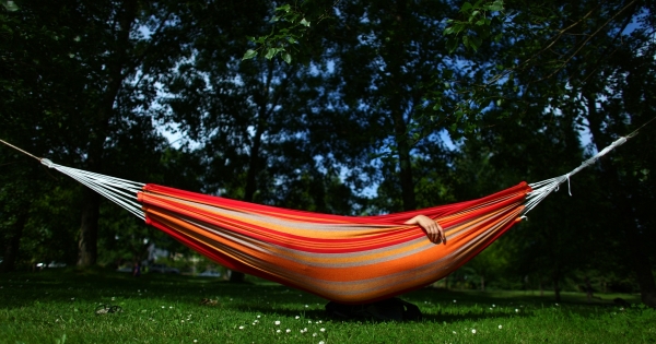 Új munkaszüneti nap lehet még idén! Nagypéntekről tárgyal a parlament