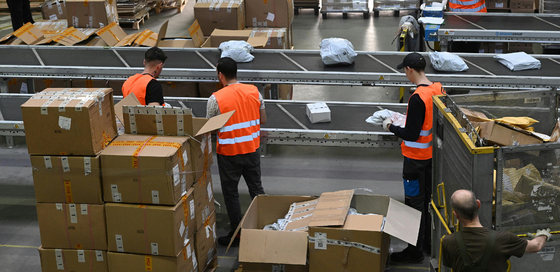 2100 forint felett a fizikai dolgozók átlagos órabére