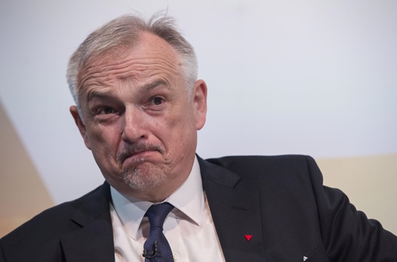 Hernádi Zsolt áttett 4 milliárd forintot egyik zsebéből a másikba