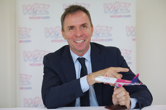 A Wizz Air egymilliárd forintos jutalmat adna Váradi Józsefnek, mert kitart a nehéz helyzetben