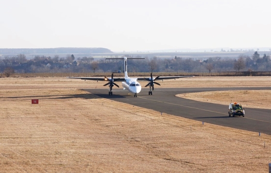 16 év után menetrend szerinti repülőjárat indul Pécsről