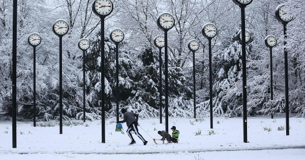 Fizetés nélküli szabadság gyermekszületés kapcsán: kérvényezés és megszüntetés