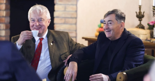 Mészáros Lőrinc gazdagodik, az alvállalkozók csak futnak a pénzük után