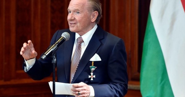 Beszállt a leggazdagabb magyar a Munch-ba