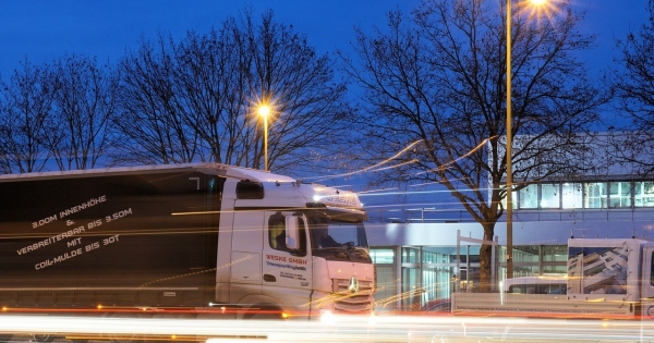 NAV: több mint háromezer doboz csempészcigarettát találtak két török kamionban