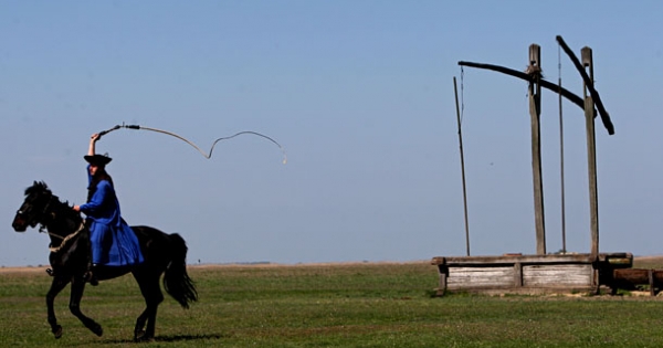 Idegenvezető, pincér, lovas – szabályok az idénymunkában