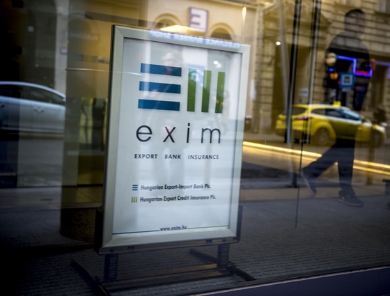 Felfüggesztették az Eximbank nagy hitelprogramját, annyi kérelem érkezett