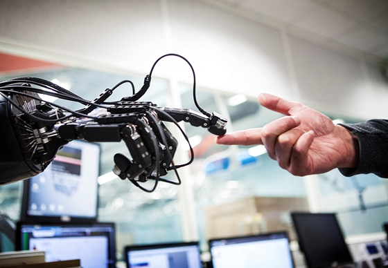 A mesterséges intelligencia 7 óriása 8 szabályban állapodott meg a Fehér Házzal