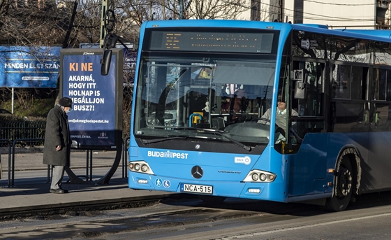 Itt a teljes lista, ezek a BKK-járatok közlekednek ritkábban péntektől