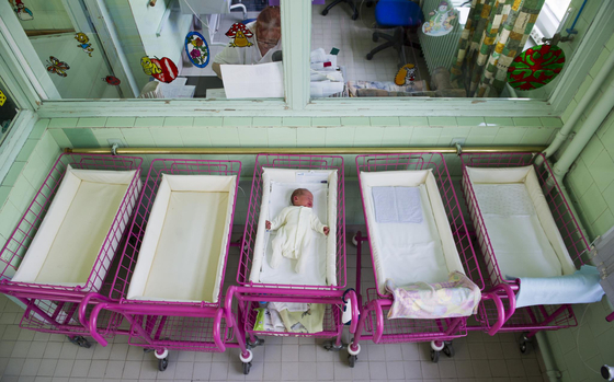 Hiába családbarát a kormány, egy japán pelenkagyártó már csak felnőtteknek gyárt