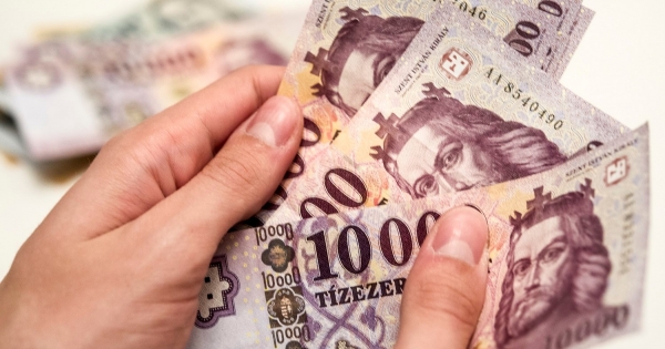 A szülők többsége automatikusan kapja meg az adó-visszatérítést