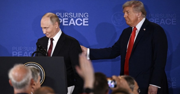 Trump nekimehet Putyin pénztárcájának: 300 milliárdos vagyont zároltatna, 100 százalékos vámot vetne ki Indiára és Kínára