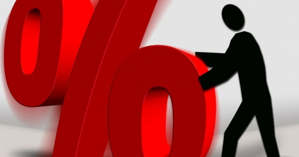 Kamatelengedés kivás cég tulajdonosának: milyen adókötelezettséggel jár?