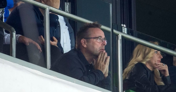 Fű alatt terjeszkedik a Honvéd elnökségét Szijjártóra testáló milliárdos