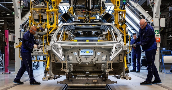 Debreceni szakemberekkel fejlesztene új modelleket és indítana be új gyárakat a BMW