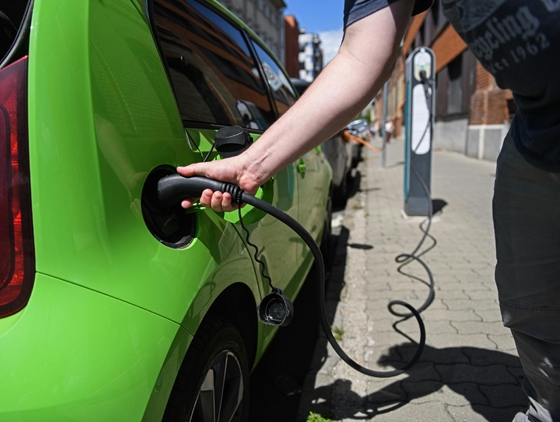 60 milliárdos támogatást ad e-autók vásárlására a kormány