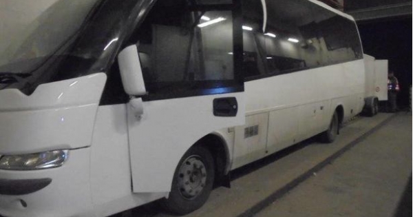 Félezer védett madarat talált a NAV