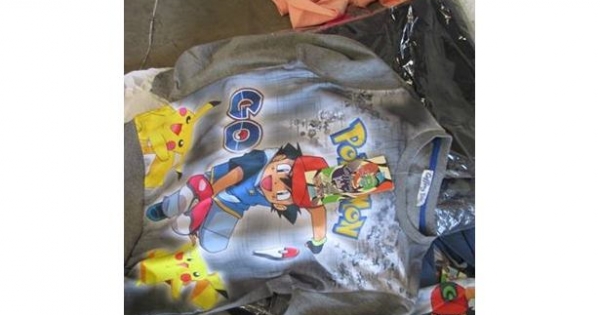 Pokemonos polókat foglalt le a NAV