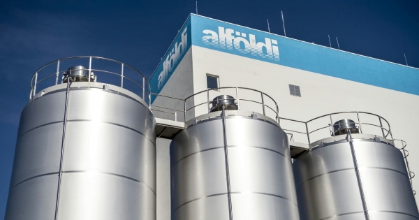 Megszólalt a görög cég, ami megvette volna az Alföldi Tejet: fejlesztést ígértek, de jött a tiltás