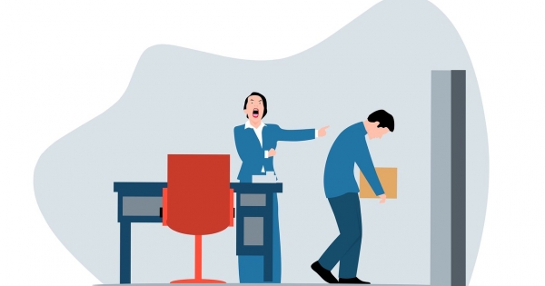 Felmondhat-e a munkáltató a két évvel az öregségi nyugdíjkorhatár betöltése előtt álló munkavállalójának?