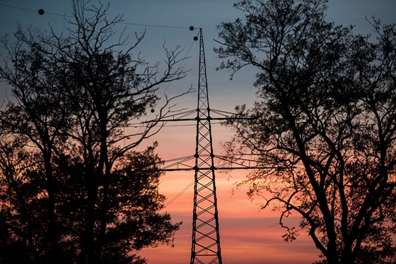 A lakosságnak Európa legolcsóbb árama jut, a vállalkozások viszont szívhatják a fogukat