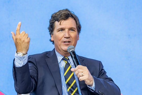 Saját streaming-csatornát indít Tucker Carlson