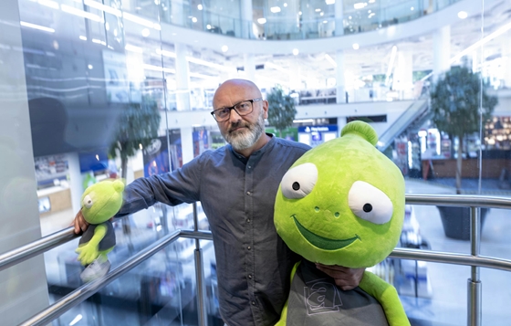 "A férfiak ahelyett, hogy kiporszívóznának, vesznek egy robotporszívót a feleségüknek, ők meg borotvakészletet a férjüknek"
