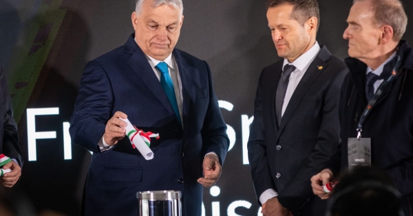 Fidesz-közeli embereket ültettek Krausz Ferenc alapítványának felügyelőbizottságába