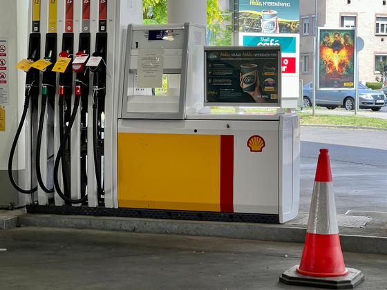 A szerb határ mellett, Tompán nyitott új benzinkutat a Shell