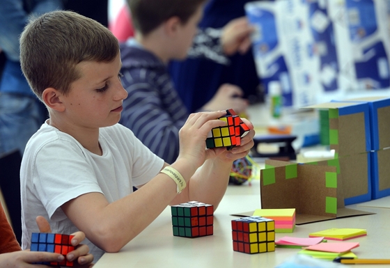 Buborékfújó fűnyíró, Rubik-kocka és diafilmek a legnépszerűbb húsvéti ajándékok