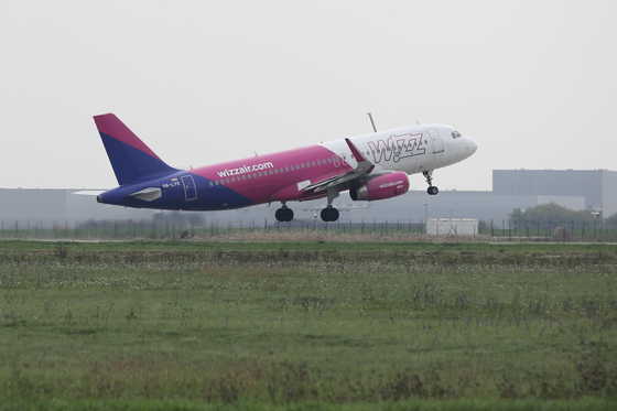 Másfél napos késessel szállt fel a Wizz Air budapesti járata Cataniából