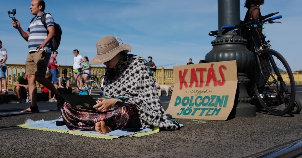 Átalányadózó egyéni vállalkozó mellékállásúból főállású lesz