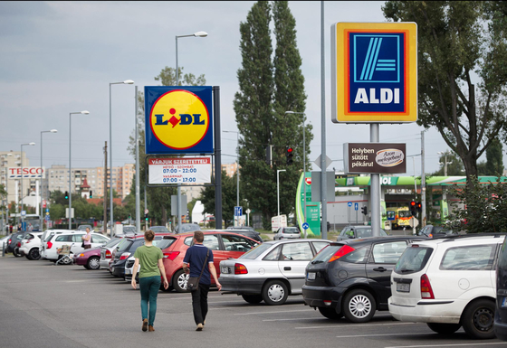 Teljes a Lidl-uralom Magyarországon, de a legmeglepőbb számot a Tesco hozta 2023-ban