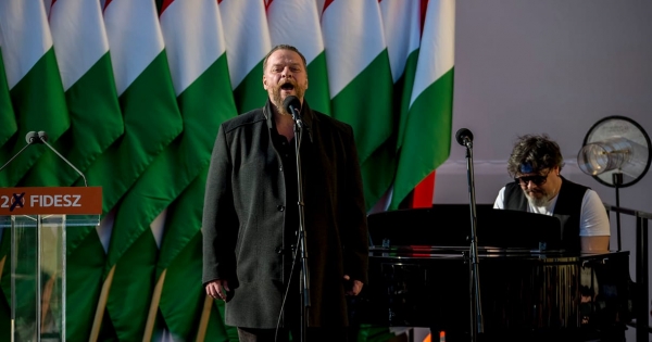 Orbán Viktor egyik kedvenc zenekara egyetlen alkalmazottal 100 millió feletti bevételt csinált
