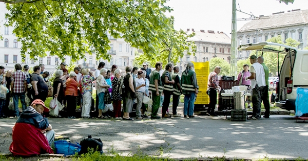 Ételosztáson jártunk a Krisnásokkal