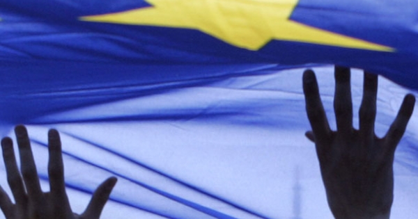 Téves számlázás uniós beszerzéskor: kell-e önellenőrzést benyújtani?