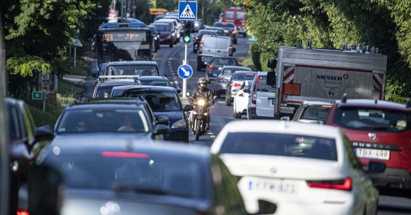 Munkába járás: lehet-e egyes munkavállalóknak 18, másoknak 24, illetve 30 forint/km támogatást adni?