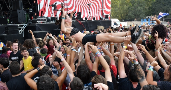 Az adóellenőrök is fesztiváloznak a héten