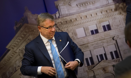 Csak az MNB fejezte be a kamatemelést, a bankok még korántsem