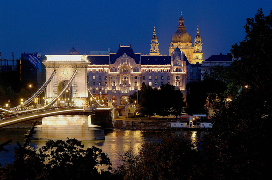 Megvette a főváros az E.On-tól a budapesti közvilágításért felelős céget