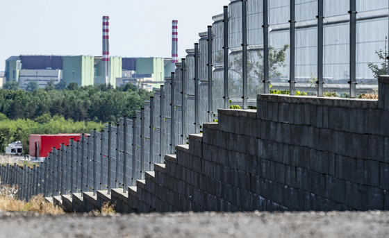 Újra jelentősen le kellett terhelni a Paksi Atomerőművet a Duna melegedése miatt