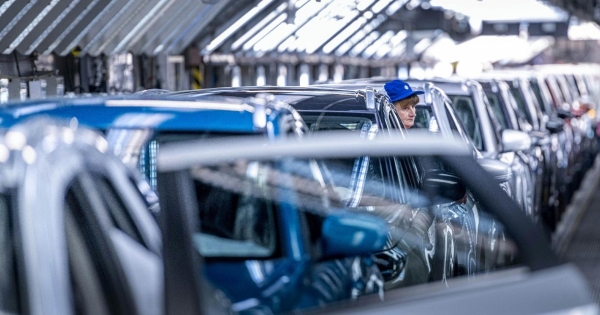 Mélyrepülés: még tovább tudott esni a magyar ipar teljesítménye