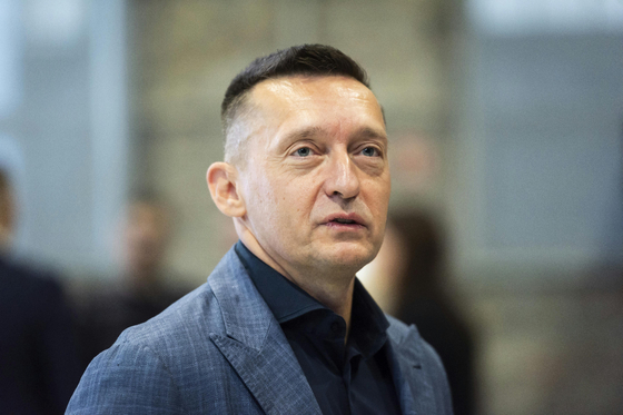 Rogán Antal apósa eladta a tulajdonrészét abban a cégben, amely egykor 2,2 milliárdos támogatást nyert el