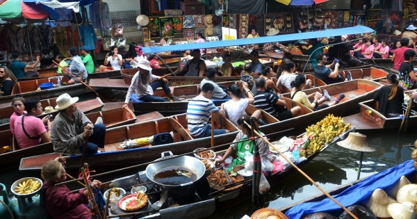 Thaiföld áprilistól megadóztatná a turistákat
