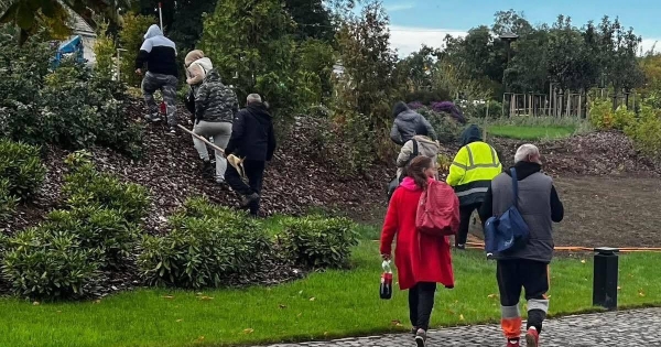 Hadházy Ákos újabb fotókat közölt Hatvanpusztáról: még többe kerül a nemrég félmilliárdosra becsült kert?