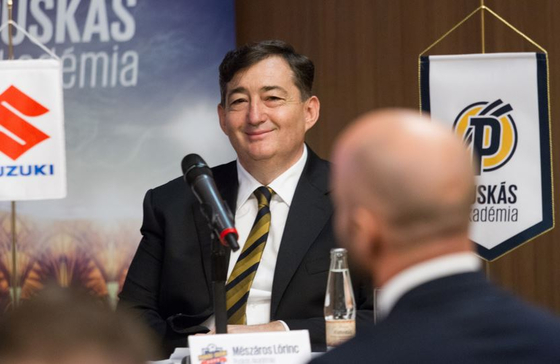 Már csak egy kicsit kell dolgoznia Mészáros Lőrincnek ahhoz, hogy a világ ezer leggazdagabb embere közé kerüljön