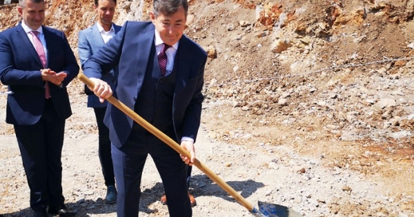 Mészáros bankja segítette ki a Nemzetközi Beruházási Bankot, amikor bajba került